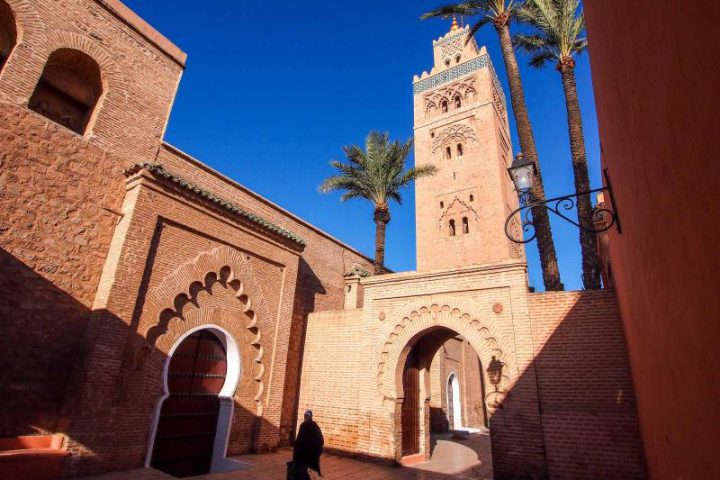 morocco_marrakech_view_of_the_tower_of_the_ancient_mosque_koutoubia
