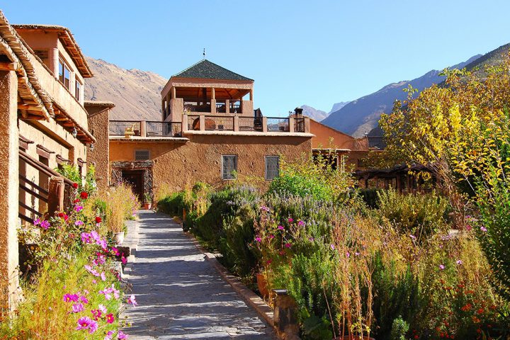 yoga-and-mindfulness-kasbah-toubkal-01